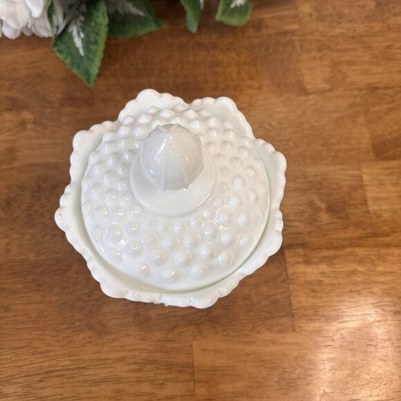 Vintage Fenton White Milk Glass Hobnail Ruffled Candy Jar‎ Lidded Compote - Picture 3 of 7